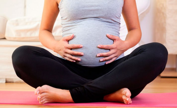 Parast emaka ja munasarjade eemaldamist kahjustavad liigeseid Tahendab venitamist ja valu liigeste